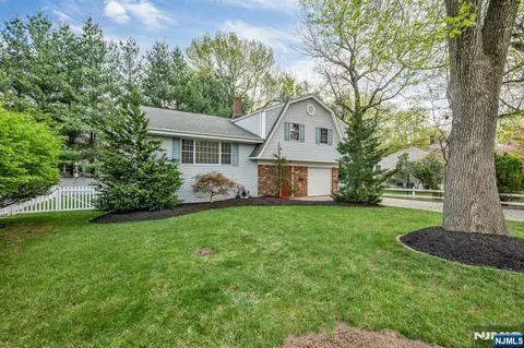 Exterior - 364 Knickerbocker Rd, Cresskill, NJ 07626 photo 2 of 7