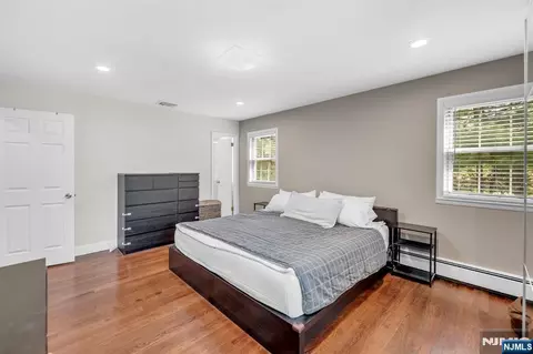 Bedroom - 364 Knickerbocker Rd, Cresskill, NJ 07626 photo 3 of 9