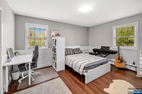 Bedroom - 364 Knickerbocker Rd, Cresskill, NJ 07626 photo 7 of 9