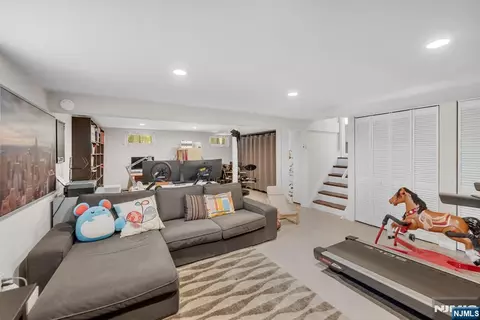 Other - 364 Knickerbocker Rd, Cresskill, NJ 07626 photo 7 of 12