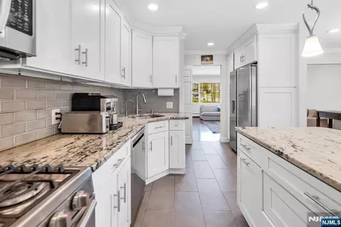 Kitchen - 364 Knickerbocker Rd, Cresskill, NJ 07626 photo 4 of 4