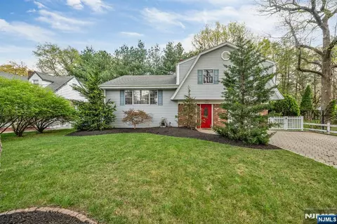 Exterior - 364 Knickerbocker Rd, Cresskill, NJ 07626 photo 3 of 7