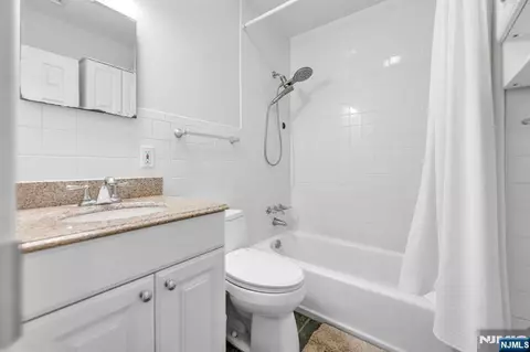 Bath - 364 Knickerbocker Rd, Cresskill, NJ 07626 photo 2 of 2