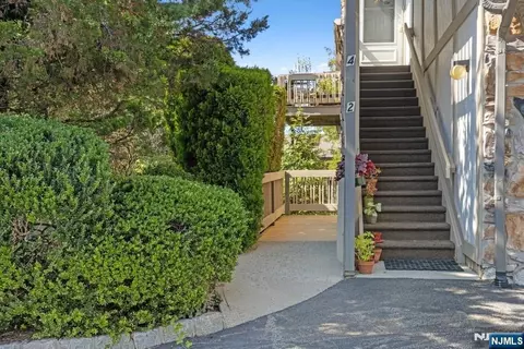 2 Mcchesney Ct #2, West Orange, NJ 07052