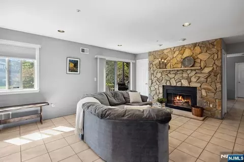 2 Mcchesney Ct #2, West Orange, NJ 07052