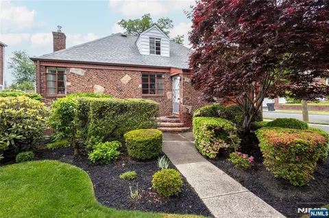 179 E Main St, Bergenfield, NJ 07621