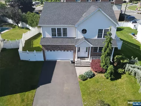 6 Lamring Dr, Fair Lawn, NJ 07410