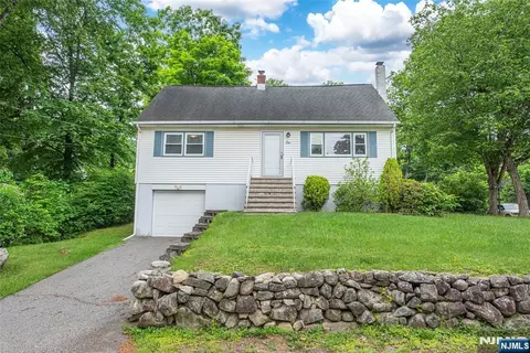 1 Aspen Rd, Ringwood, NJ 07456