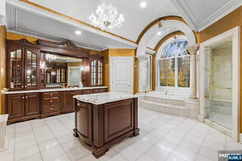 Bath - 11 Elden Dr, Saddle River, NJ 07458 photo 2 of 2