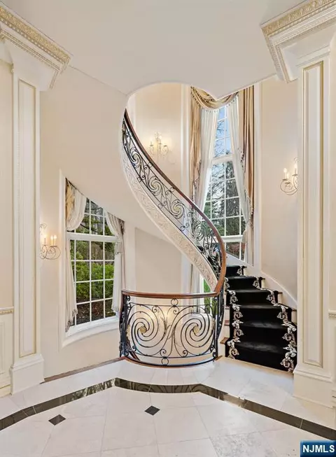 Entry Way - 11 Elden Dr, Saddle River, NJ 07458 photo 2 of 4