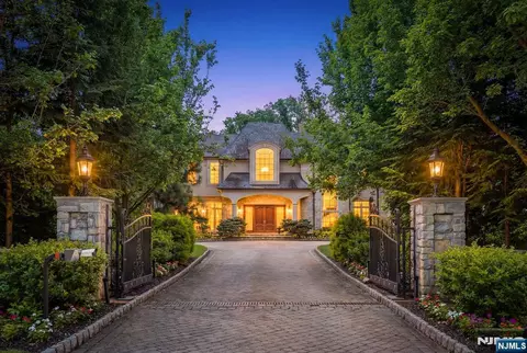 Exterior - 11 Elden Dr, Saddle River, NJ 07458 photo 2 of 5