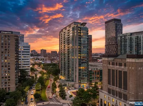 20 Newport Pkwy #2311, Jersey City, NJ 07310