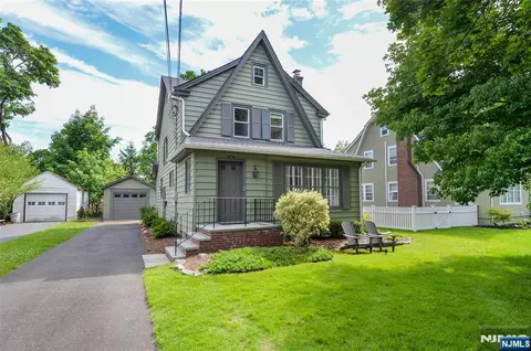570 Shelton Rd, Ridgewood, NJ 07450
