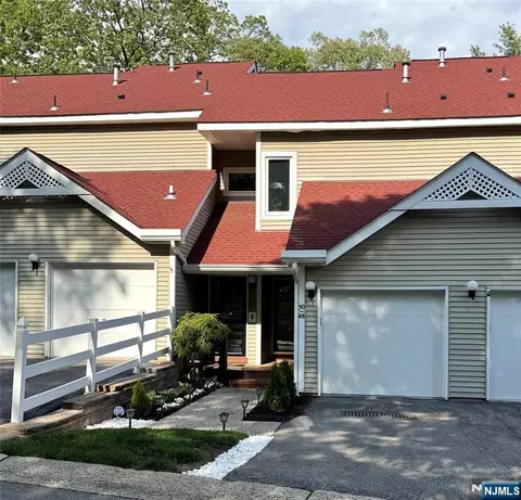 50 Red Oak Ter, Oak Ridge, NJ 07438