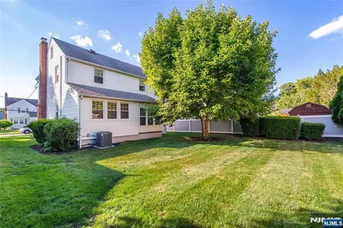15 Glenwood St, Clifton, NJ 07013