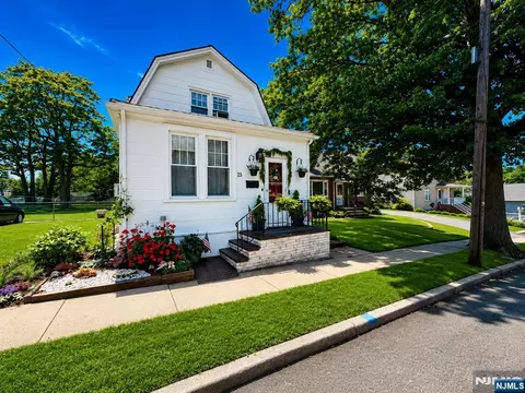 31 Hope St, Nutley, NJ 07110