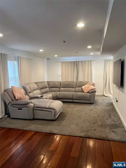207 Palisade Ave #2, Union City, NJ 07087