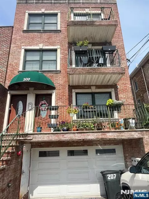 207 Palisade Ave #2, Union City, NJ 07087