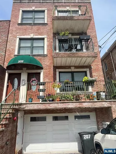 207 Palisade Ave #2, Union City, NJ 07087