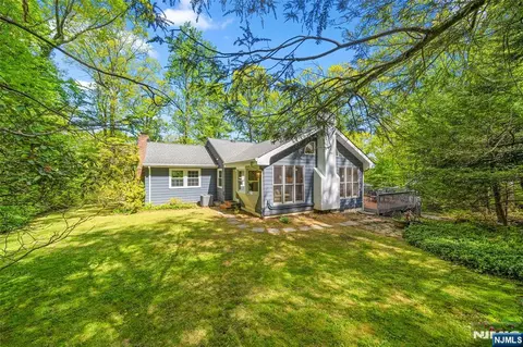 Exterior - 29 Upper Dr, Summit, NJ 07901 photo 5 of 6
