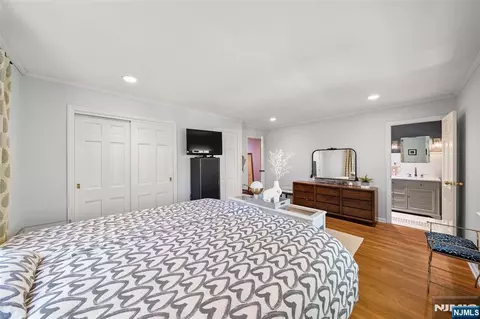 Bedroom - 29 Upper Dr, Summit, NJ 07901 photo 2 of 5