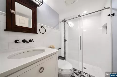 Bath - 29 Upper Dr, Summit, NJ 07901 photo 4 of 4