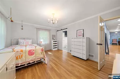 Bedroom - 29 Upper Dr, Summit, NJ 07901 photo 4 of 5