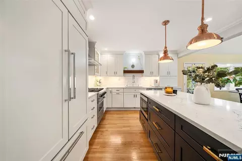 Kitchen - 29 Upper Dr, Summit, NJ 07901 photo 4 of 4