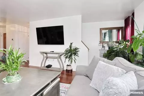 Living - 290 Hamilton Pl #4, Hackensack, NJ 07601 photo 4 of 4