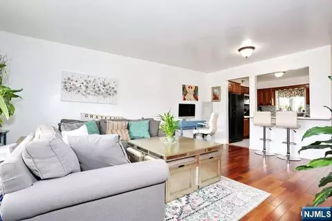 Living - 290 Hamilton Pl #4, Hackensack, NJ 07601 photo 3 of 4