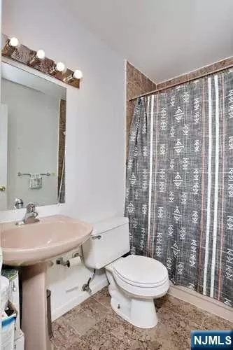 Bath - 290 Hamilton Pl #4, Hackensack, NJ 07601 photo 6 of 7