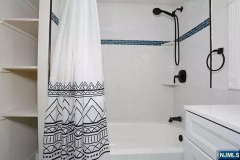 Bath - 290 Hamilton Pl #4, Hackensack, NJ 07601 photo 4 of 7