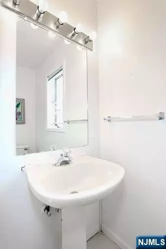 Bath - 290 Hamilton Pl #4, Hackensack, NJ 07601 photo 2 of 7