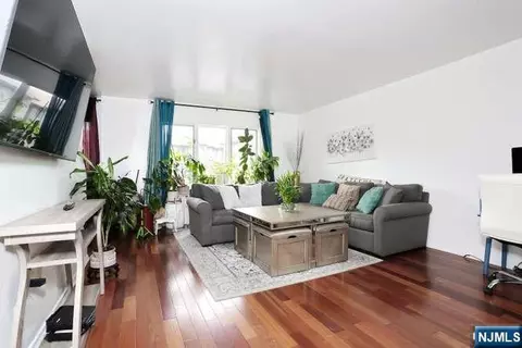 Living - 290 Hamilton Pl #4, Hackensack, NJ 07601 photo 1 of 4
