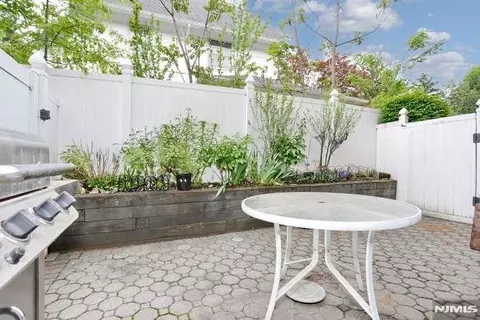 Exterior - 290 Hamilton Pl #4, Hackensack, NJ 07601 photo 4 of 5