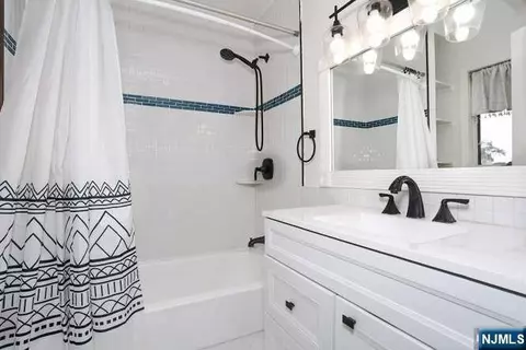 Bath - 290 Hamilton Pl #4, Hackensack, NJ 07601 photo 3 of 7