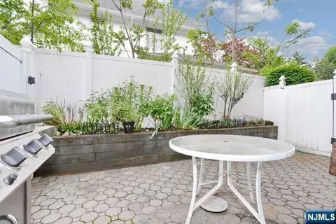 Exterior - 290 Hamilton Pl #4, Hackensack, NJ 07601 photo 3 of 4