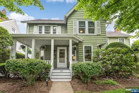 123 Liberty St, Ridgewood, NJ 07450