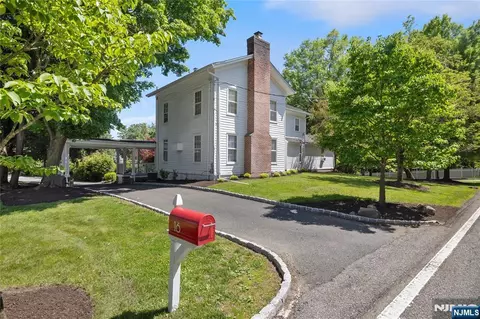 16 Pascack Rd, Woodcliff Lake, NJ 07677