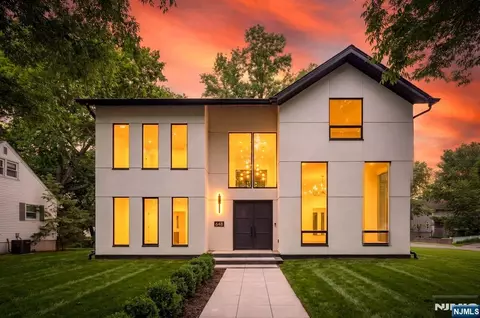 648 Falmouth Ave, Paramus, NJ 07652