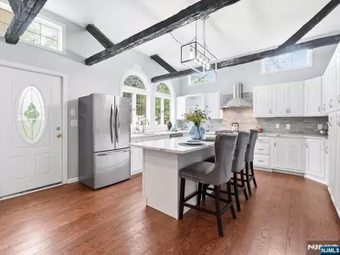 2 Linden Ave, West Orange, NJ 07052