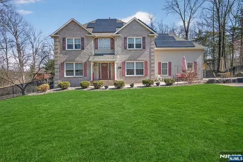 15 Hidden Valley Rd, Newton, NJ 07860
