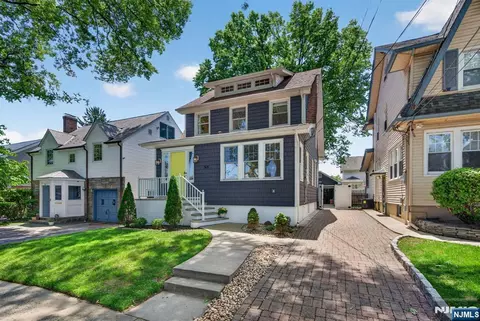 54 Van Riper Ave, Rutherford, NJ 07070