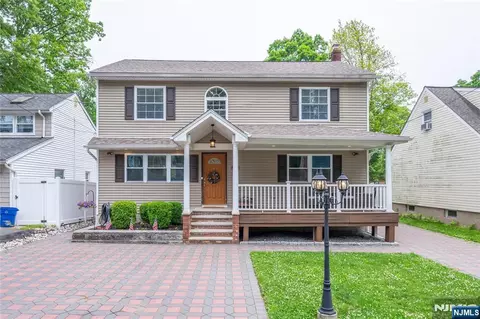 136 Redwood Ave, Wayne, NJ 07470