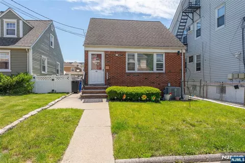 19 Albert St, North Arlington, NJ 07031