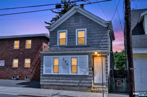 134 8th St, Paterson, NJ 07522