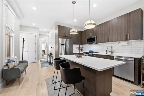 289 Webster Ave #1A, Jersey City, NJ 07307