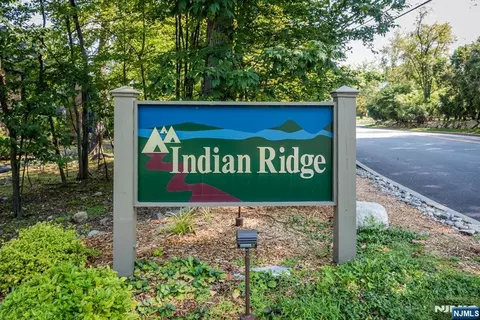 2111 Hilltop Rd, Mahwah, NJ 07430
