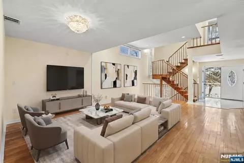 376 Kenwood #9, Englewood, NJ 07631