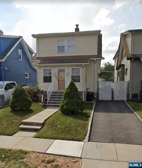 11 Welland Ave, Irvington, NJ 07111